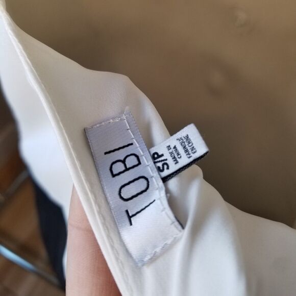 Ivory and black dress - Picture 8 of 8